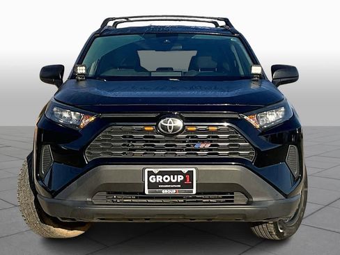 Used 2020 Toyota RAV4 LE image 4