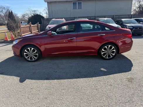 Used 2013 Hyundai Sonata SE w/ Navigation & Sunroof Pkg image 2