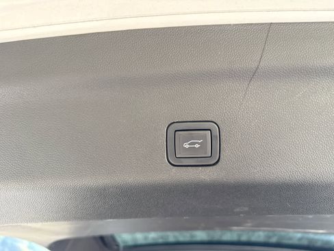 Used 2023 Cadillac Escalade Sport Platinum w/ LPO, ONYX Package image 28