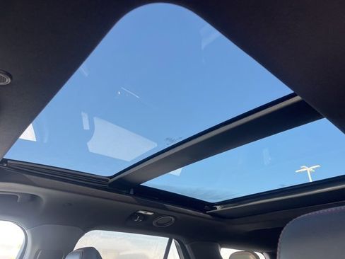 Used 2025 Ford Explorer ST-Line image 32