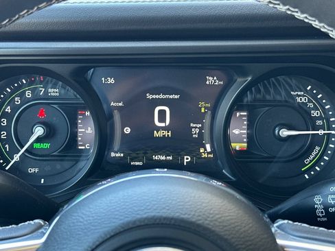 Used 2025 Jeep Wrangler Unlimited Sahara w/ Safety Group AWD/4WD image 24