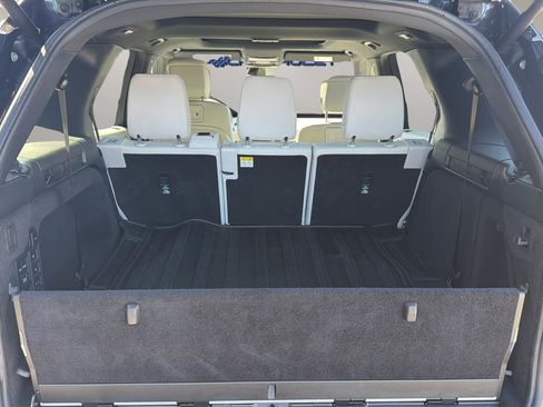 Used 2023 Land Rover Discovery S R-Dynamic image 33