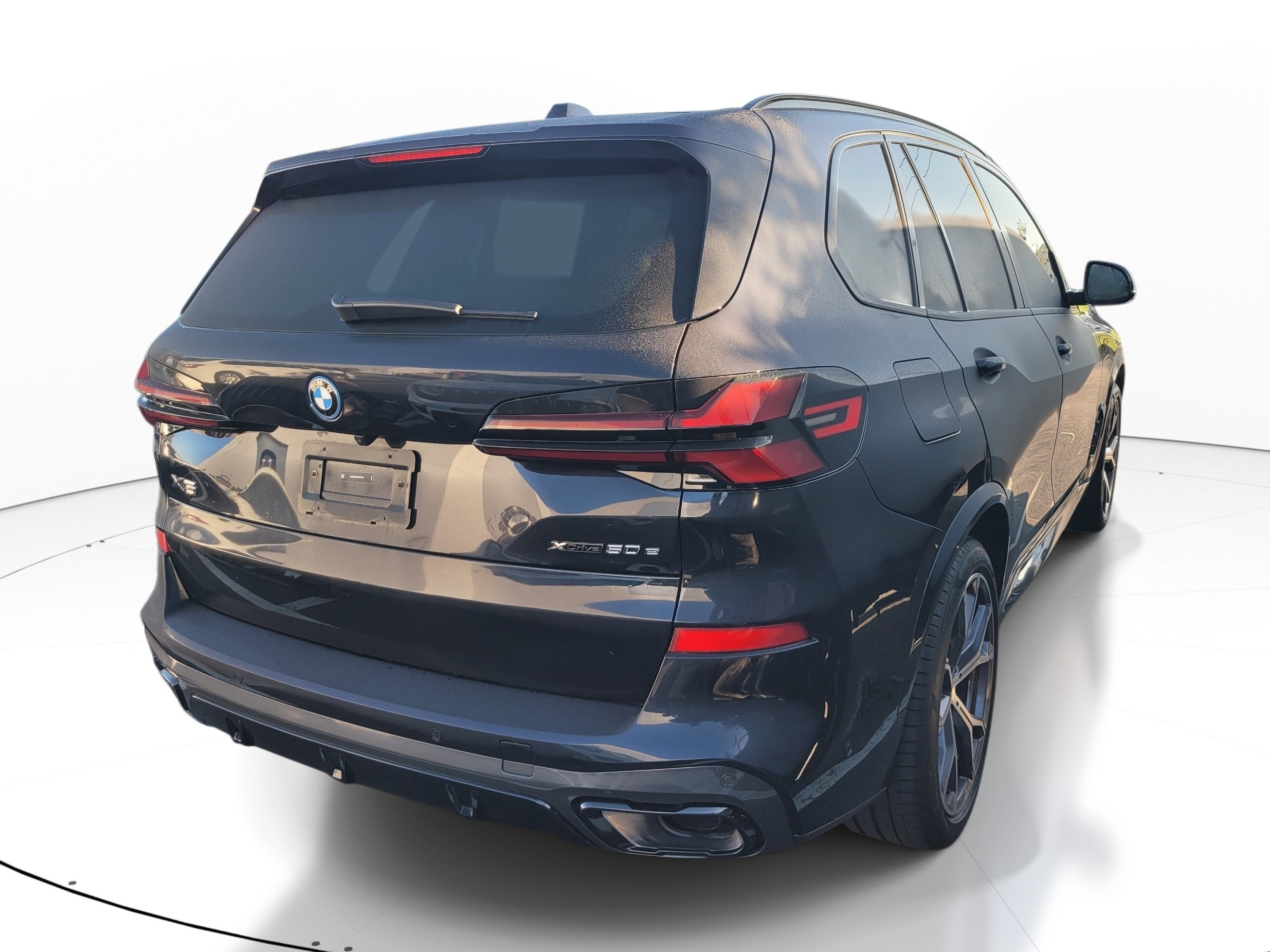 Used 2025 BMW X5 xDrive50e w/ Executive Package AWD/4WD image 4