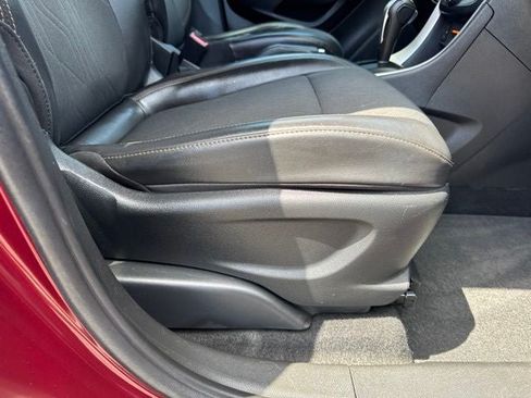 Used 2017 Chevrolet Trax LT w/ LT Convenience Package FWD image 29