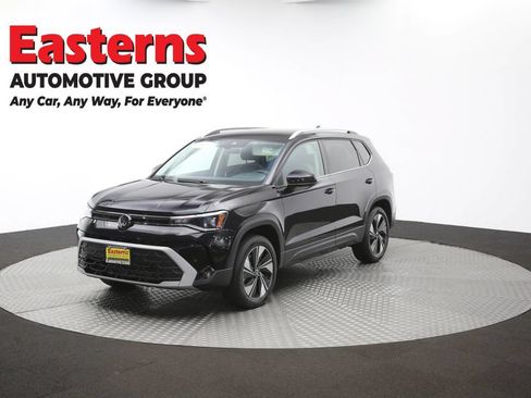 Used 2025 Volkswagen Taos SE AWD/4WD image 55