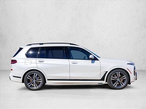 New 2027 BMW X7 xDrive40i w/ M Sport Package AWD/4WD image 4