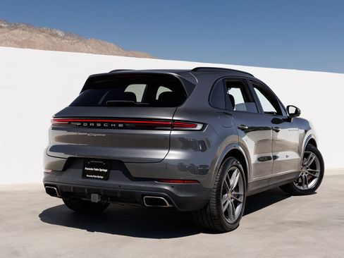 Certified 2024 Porsche Cayenne AWD/4WD image 7