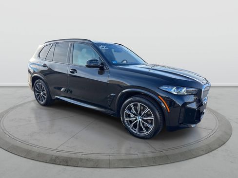 Used 2025 BMW X5 xDrive50e w/ M Sport Package image 5