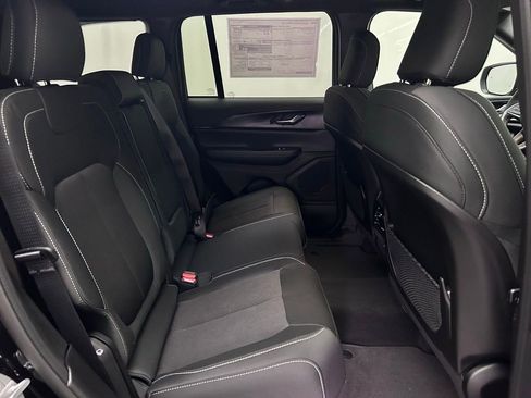 New 2025 Jeep Grand Cherokee Laredo X image 19