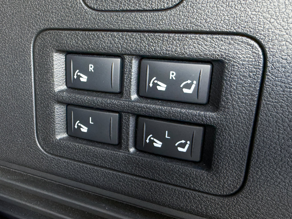 Certified 2025 Nissan Armada SL AWD/4WD image 22