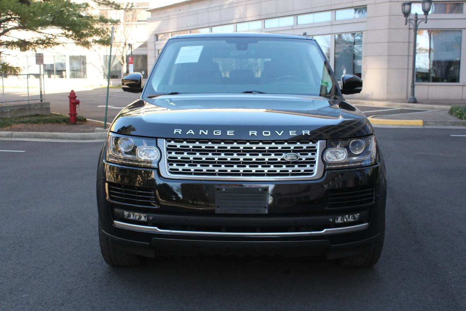 Used 2015 Land Rover Range Rover Supercharged AWD/4WD image 3