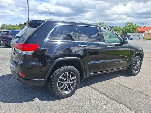 Used 2017 Jeep Grand Cherokee Limited AWD/4WD image 6