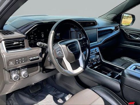 Used 2023 GMC Yukon Denali AWD/4WD image 12