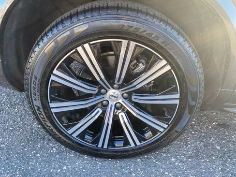 Used 2025 Volvo XC90 B5 Plus image 12