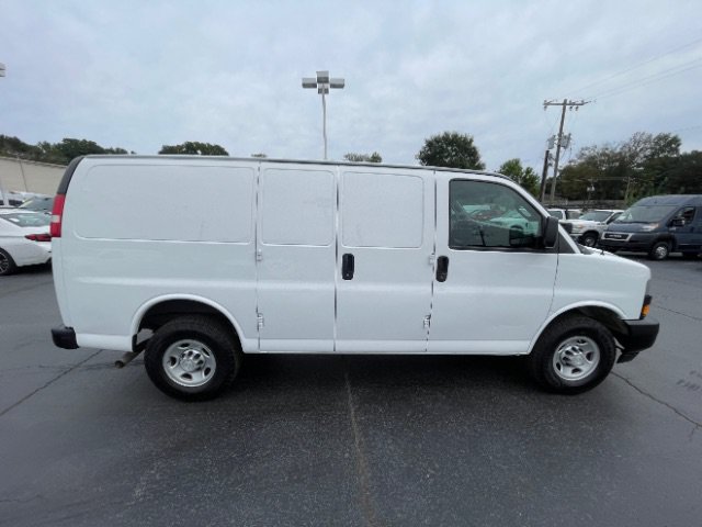 Used 2020 Chevrolet Express 2500 RWD image 7