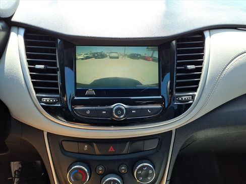 Used 2019 Chevrolet Trax LS image 13
