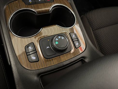 Used 2023 GMC Acadia SLE w/ Driver Convenience Package image 27