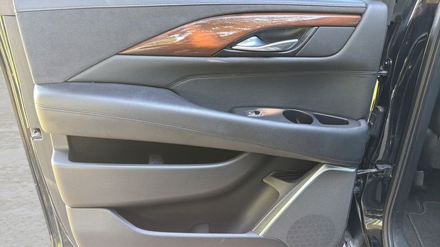 Used 2020 Cadillac Escalade ESV Premium Luxury w/ Escalade Sport Edition AWD/4WD image 13