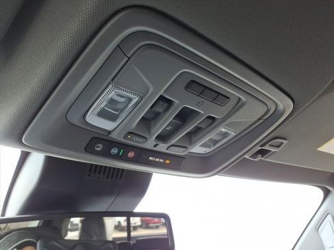 New 2026 GMC Sierra 1500 SLT image 22