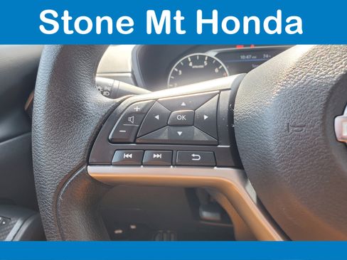 Used 2025 Nissan Altima 2.5 SV FWD image 22