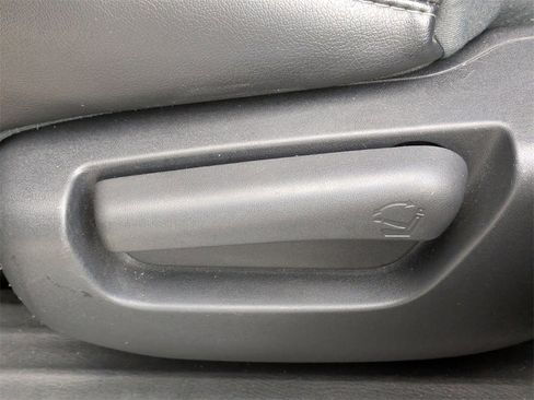 Used 2015 Nissan Pathfinder SL w/ SL Premium Package image 16