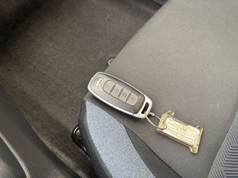 Used 2025 Nissan Versa SV FWD image 21