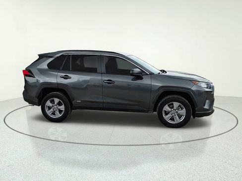 Used 2022 Toyota RAV4 LE AWD/4WD image 8