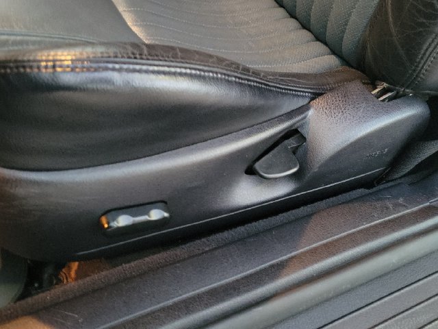 Used 2005 Ford Thunderbird RWD image 12