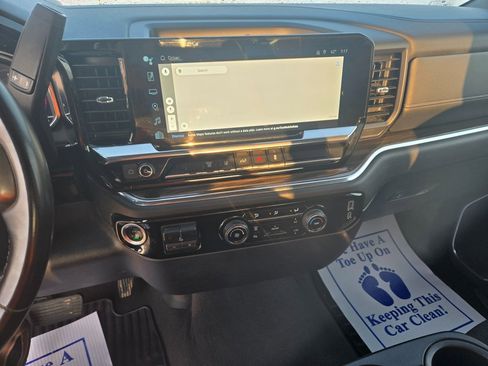 Used 2024 Chevrolet Silverado 2500 LT image 9