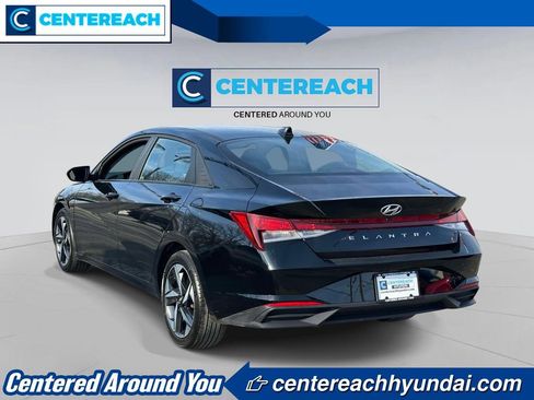 Used 2023 Hyundai Elantra SEL w/ Convenience Package image 4