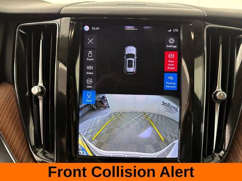 Used 2023 Volvo XC60 B5 Plus w/ Climate Package AWD/4WD image 17
