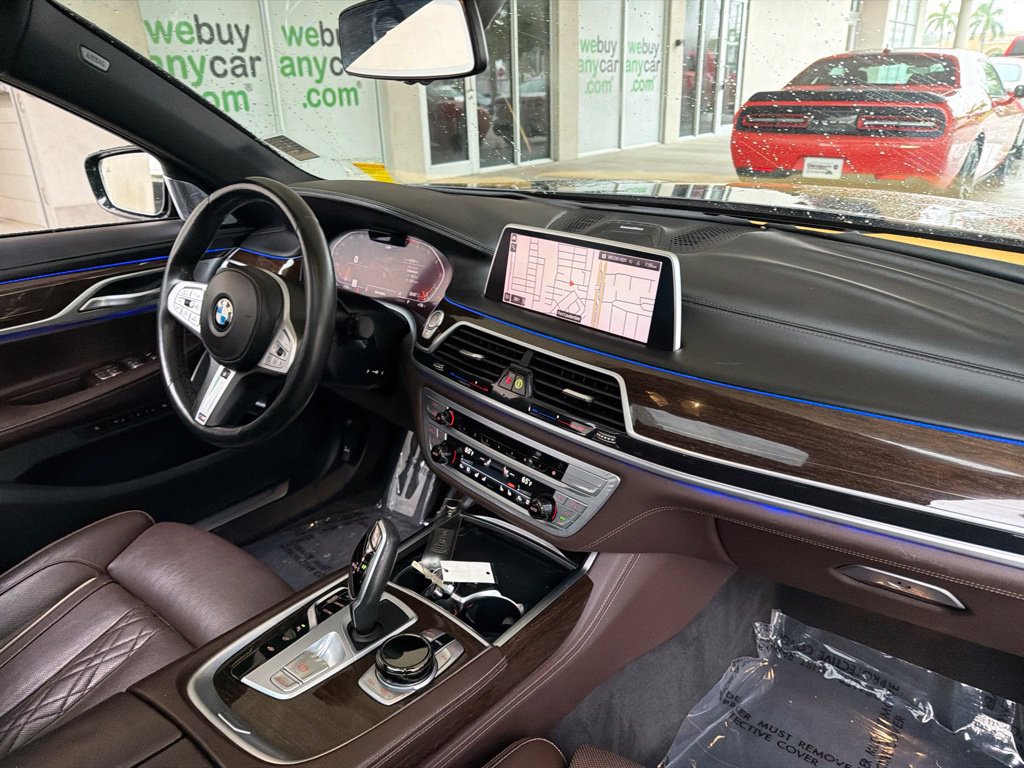 Used 2022 BMW 750i xDrive w/ Luxury Rear Seating Package AWD/4WD image 25