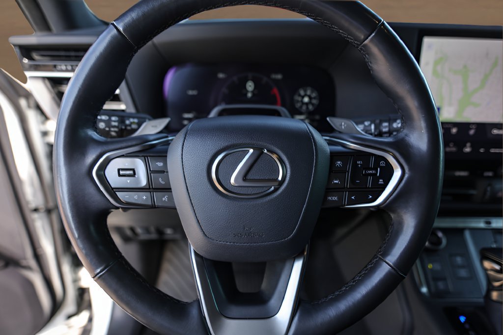 Used 2024 Lexus GX 550 w/ Accessory Package (2T) AWD/4WD image 12