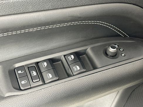 Used 2022 Jeep Compass Altitude w/ Sun and Sound Group AWD/4WD image 17