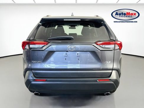 Used 2025 Toyota RAV4 XLE AWD/4WD image 8