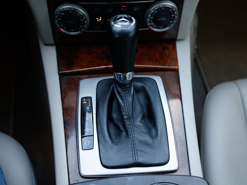 Used 2010 Mercedes-Benz C 300 Sedan image 35