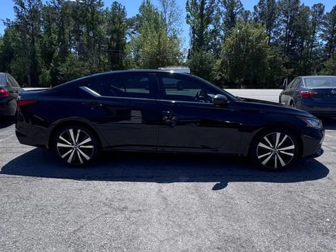 Used 2021 Nissan Altima 2.5 SR FWD image 8