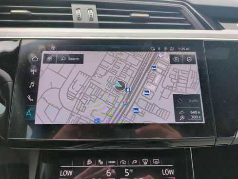 Used 2024 Audi Q8 e-tron Prestige w/ Prestige Package image 24