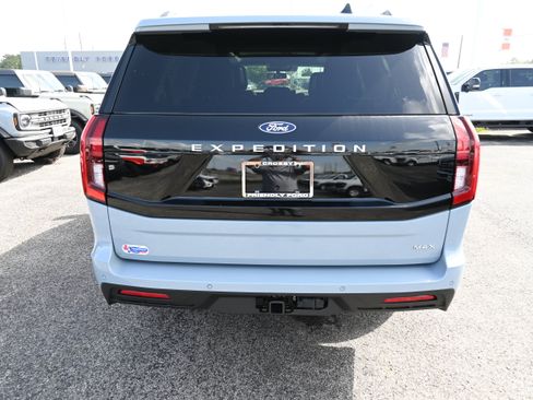 New 2027 Ford Expedition Max Active RWD image 4