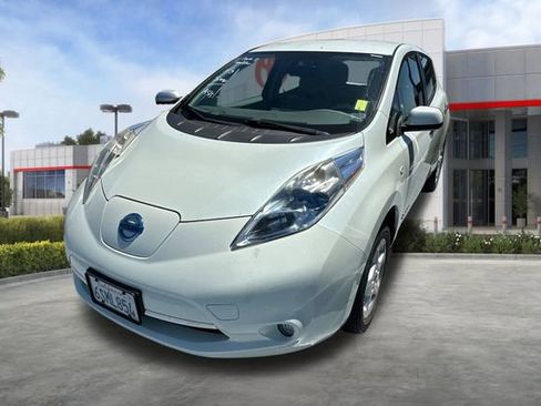 Used 2011 Nissan Leaf FWD image 3