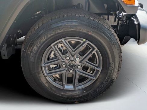 New 2026 Jeep Gladiator Sport image 9