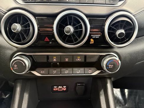 Used 2023 Nissan Sentra SV FWD image 34