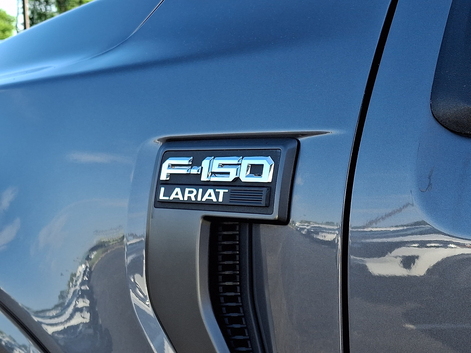 Certified 2023 Ford F150 Lariat w/ Max Trailer Tow Package AWD/4WD image 31