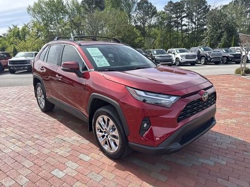Used 2025 Toyota RAV4 XLE Premium FWD image 38