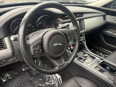 Used 2017 Jaguar XF Prestige AWD/4WD image 22