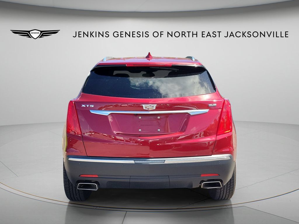 Used 2019 Cadillac XT5 Luxury FWD image 3