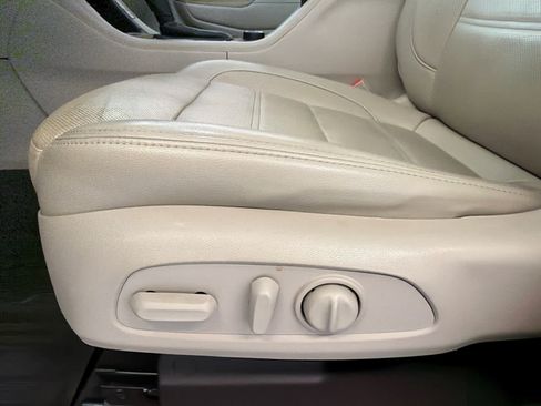 Used 2019 GMC Acadia Denali w/ Technology Package FWD image 13