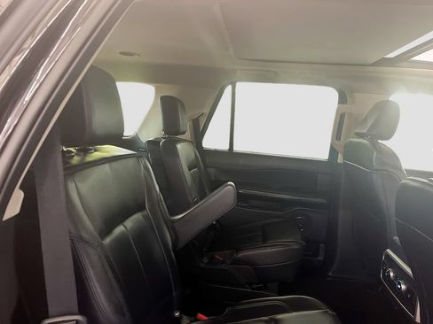 Used 2023 Ford Expedition XLT AWD/4WD image 29