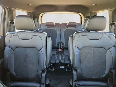 New 2025 Jeep Grand Cherokee L Altitude image 15