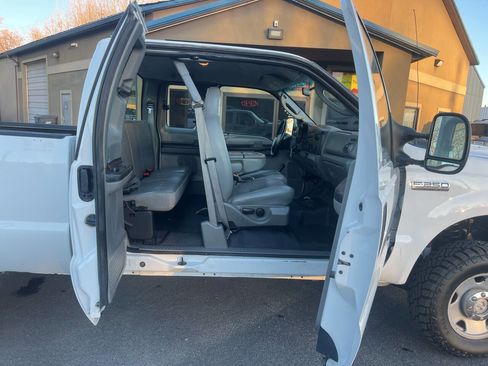 Used 2007 Ford F250 XL image 19